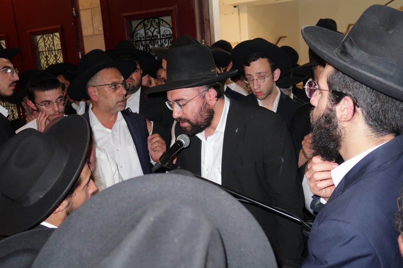 מסע הלויית הגאון רבי שאול צדקה זצ"ל