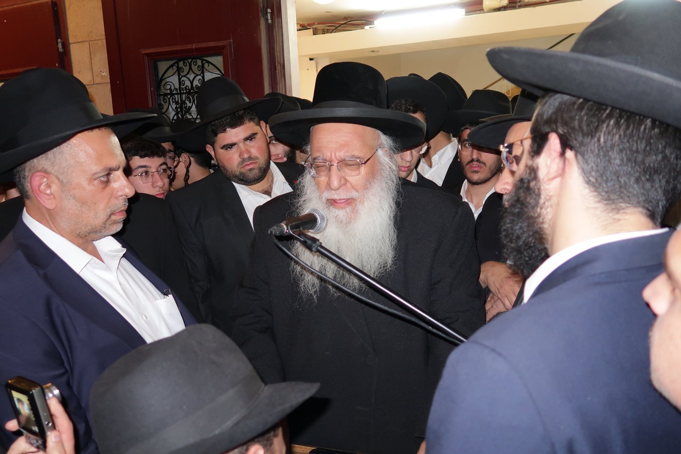 מסע הלויית הגאון רבי שאול צדקה זצ"ל