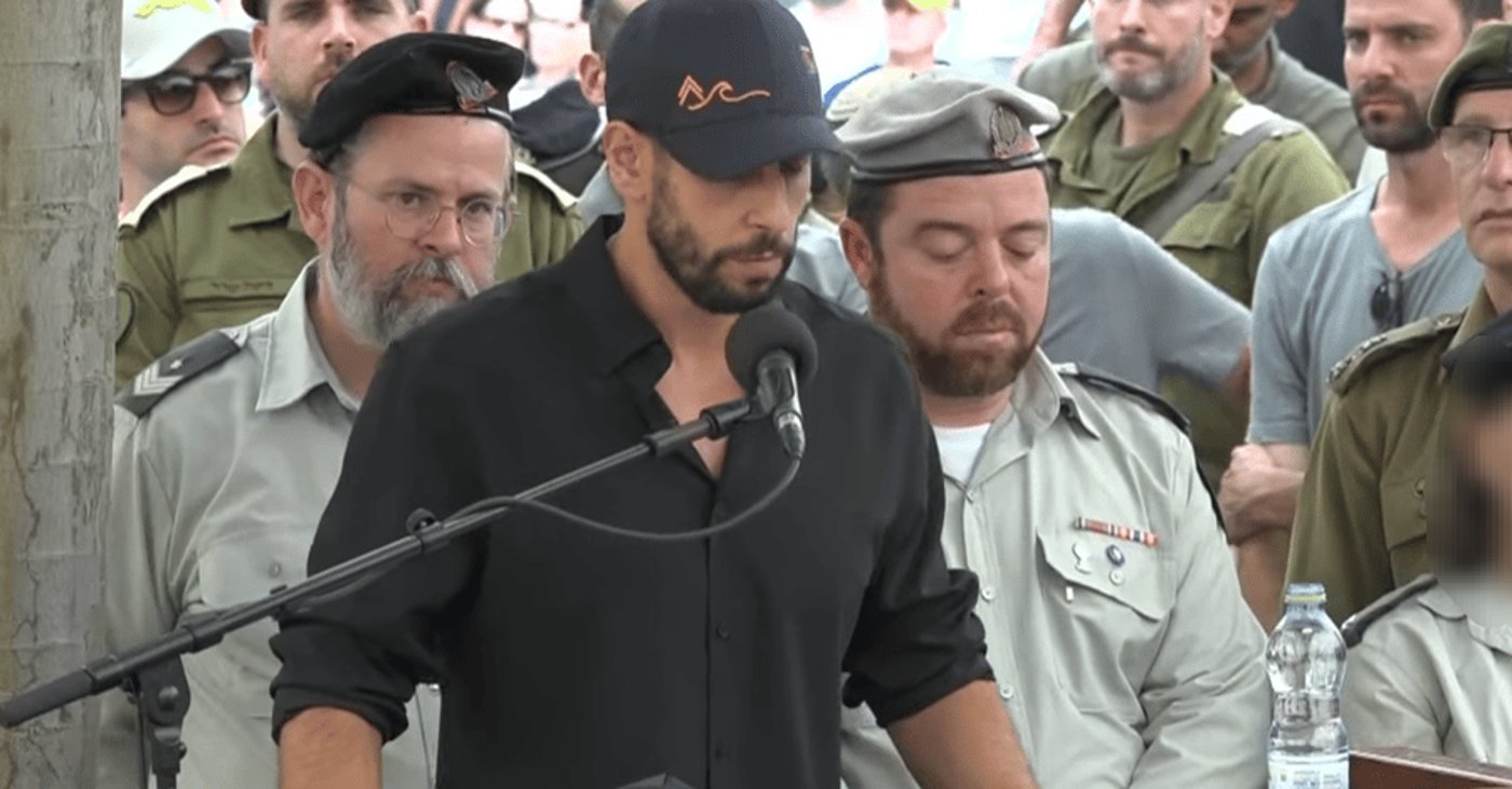 הזמר והיוצר עידן עמדי