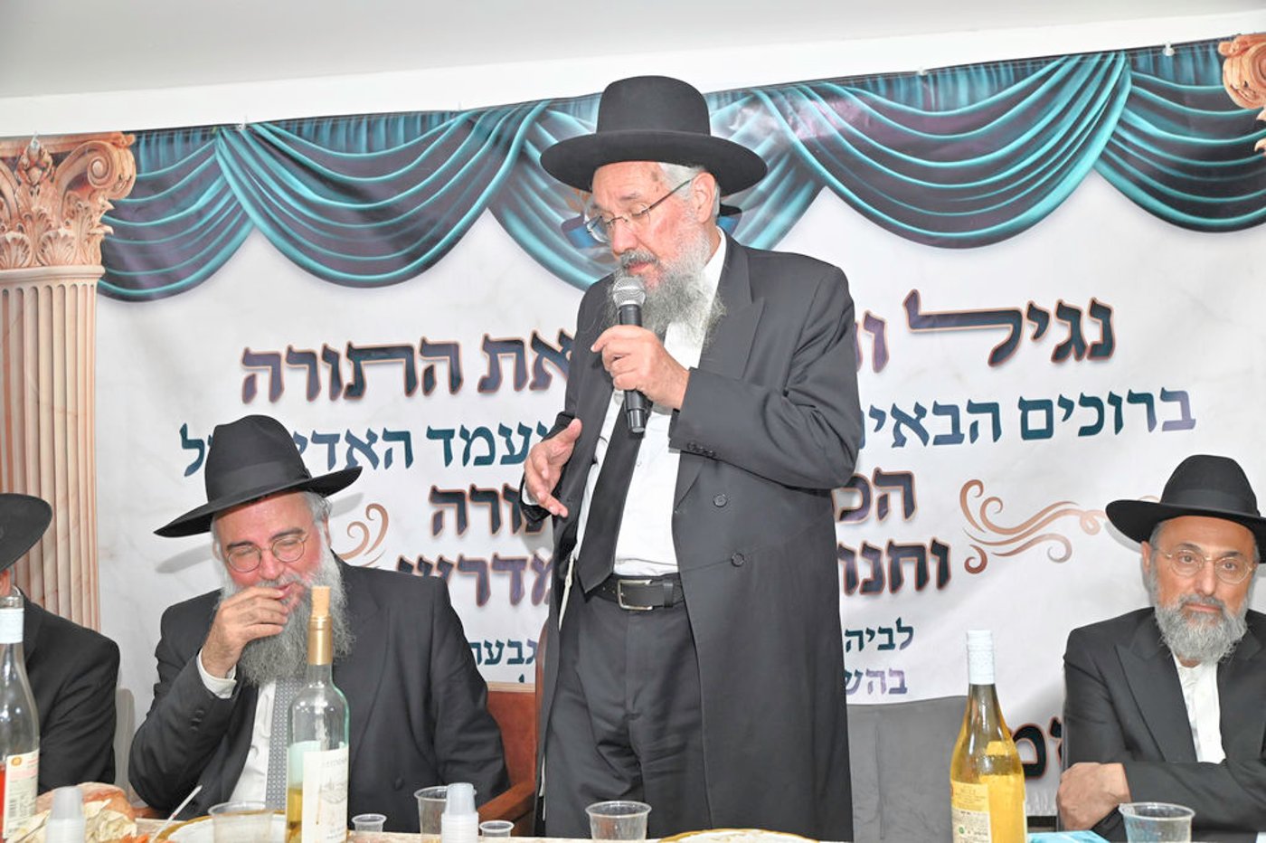 הכנסת ס"ת והכתרת רבי אהרן טולידאנו לרב קהילת אברכים ברכסים