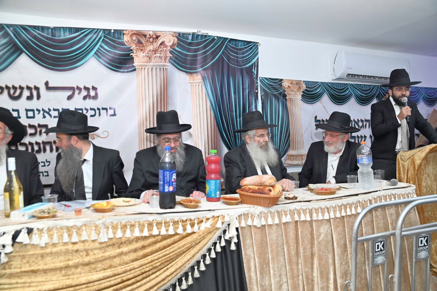 הכנסת ס"ת והכתרת רבי אהרן טולידאנו לרב קהילת אברכים ברכסים