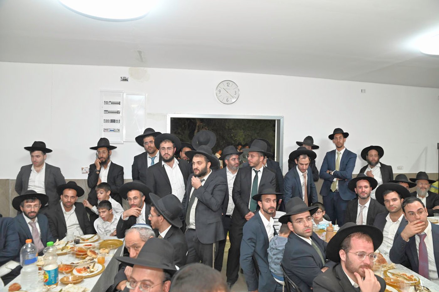 הכנסת ס"ת והכתרת רבי אהרן טולידאנו לרב קהילת אברכים ברכסים