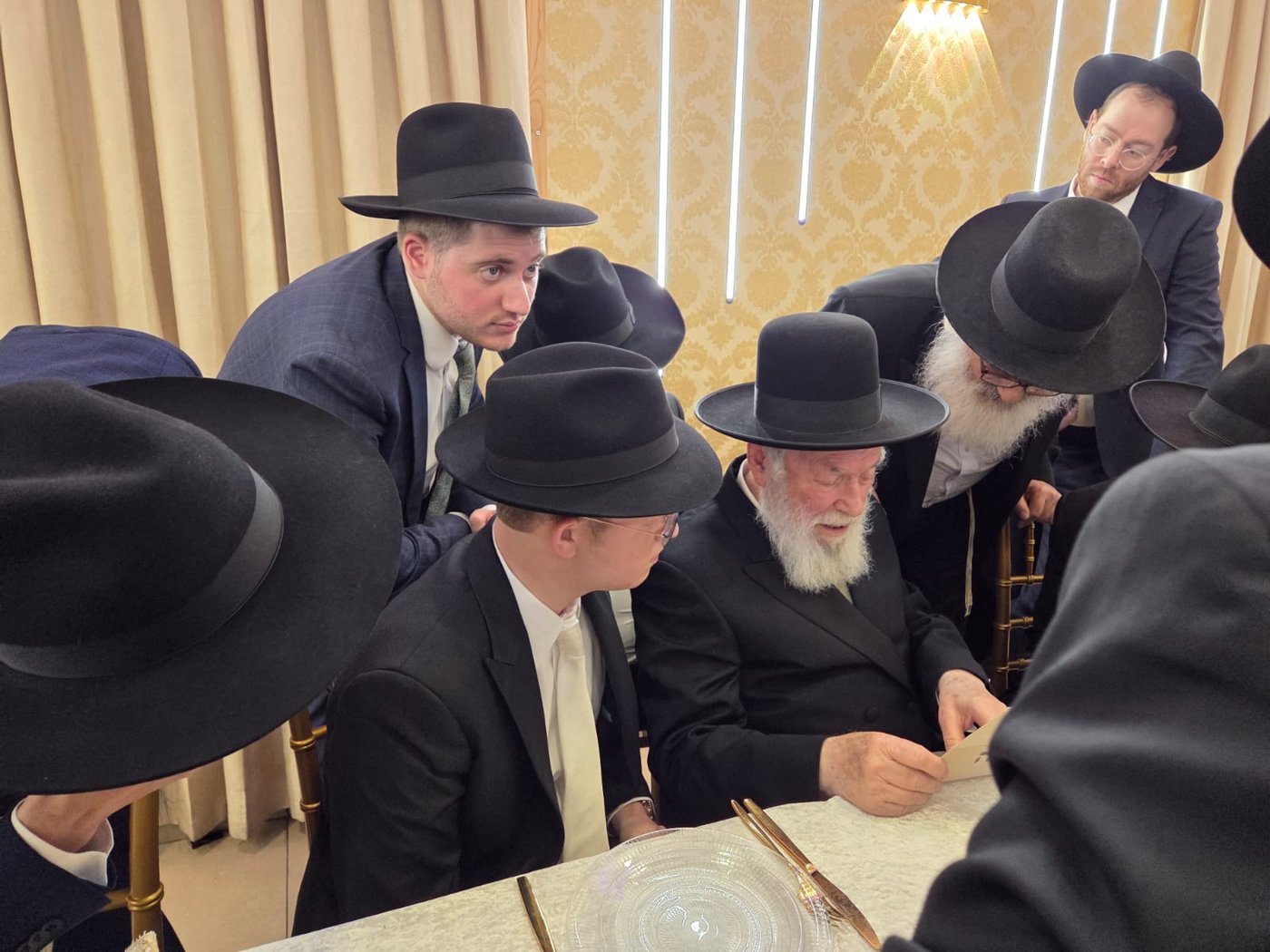 שמחת נישואי נכד הגר"י זילברשטיין