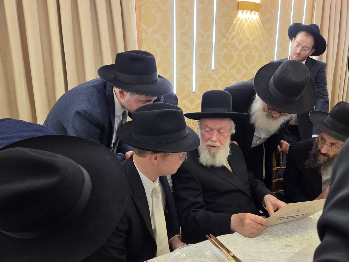 שמחת נישואי נכד הגר"י זילברשטיין