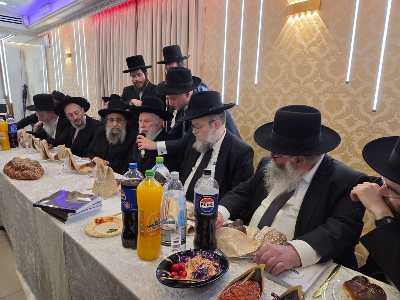 שמחת נישואי נכד הגר"י זילברשטיין