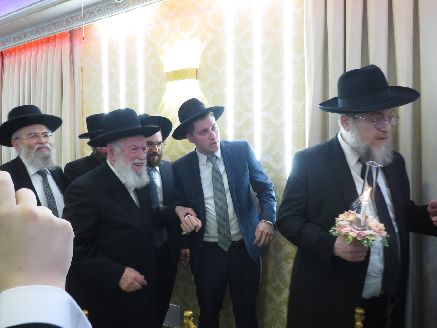 שמחת נישואי נכד הגר"י זילברשטיין