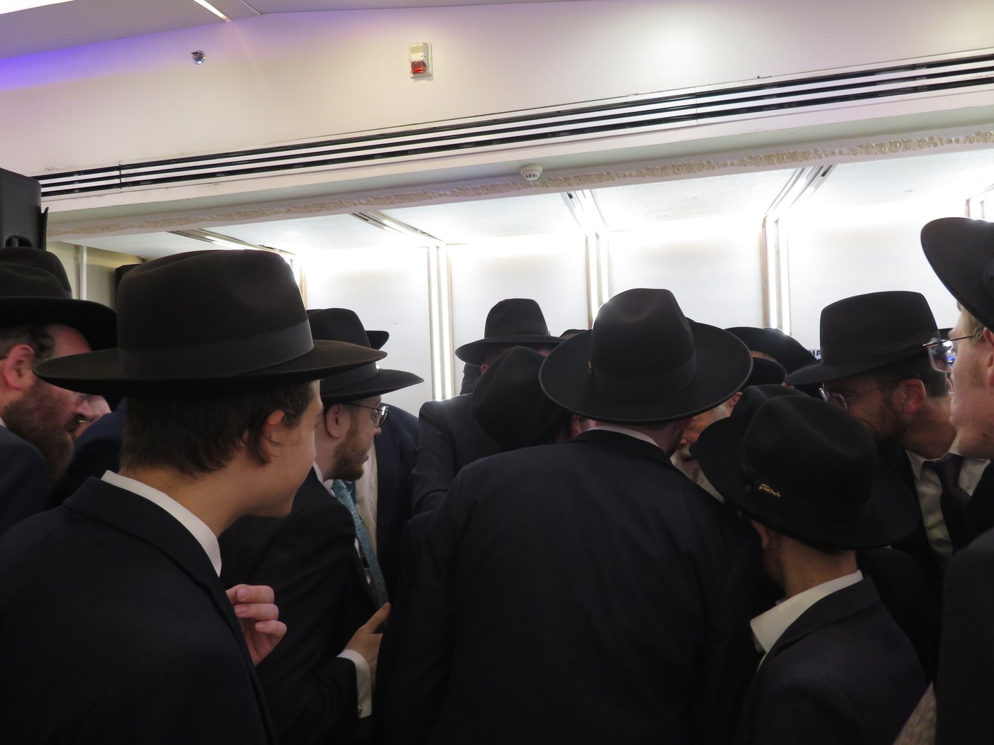 שמחת נישואי נכד הגר"י זילברשטיין