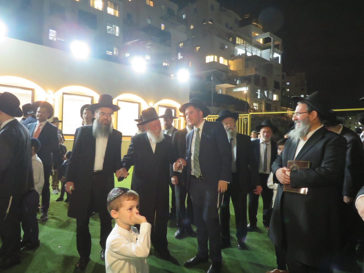 שמחת נישואי נכד הגר"י זילברשטיין