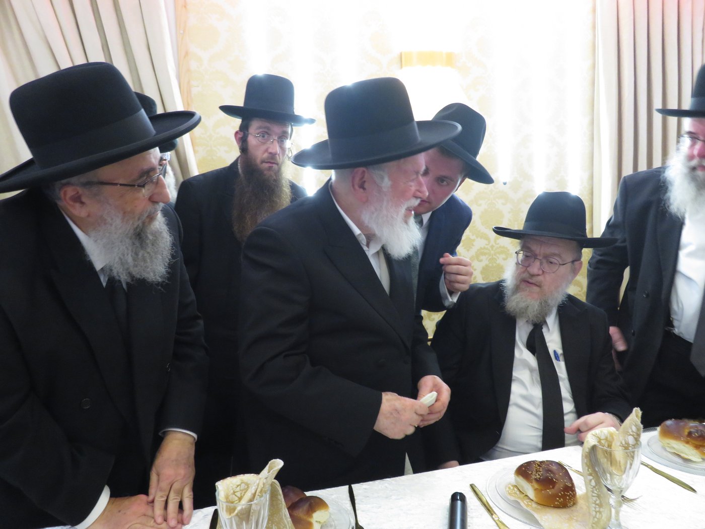 שמחת נישואי נכד הגר"י זילברשטיין