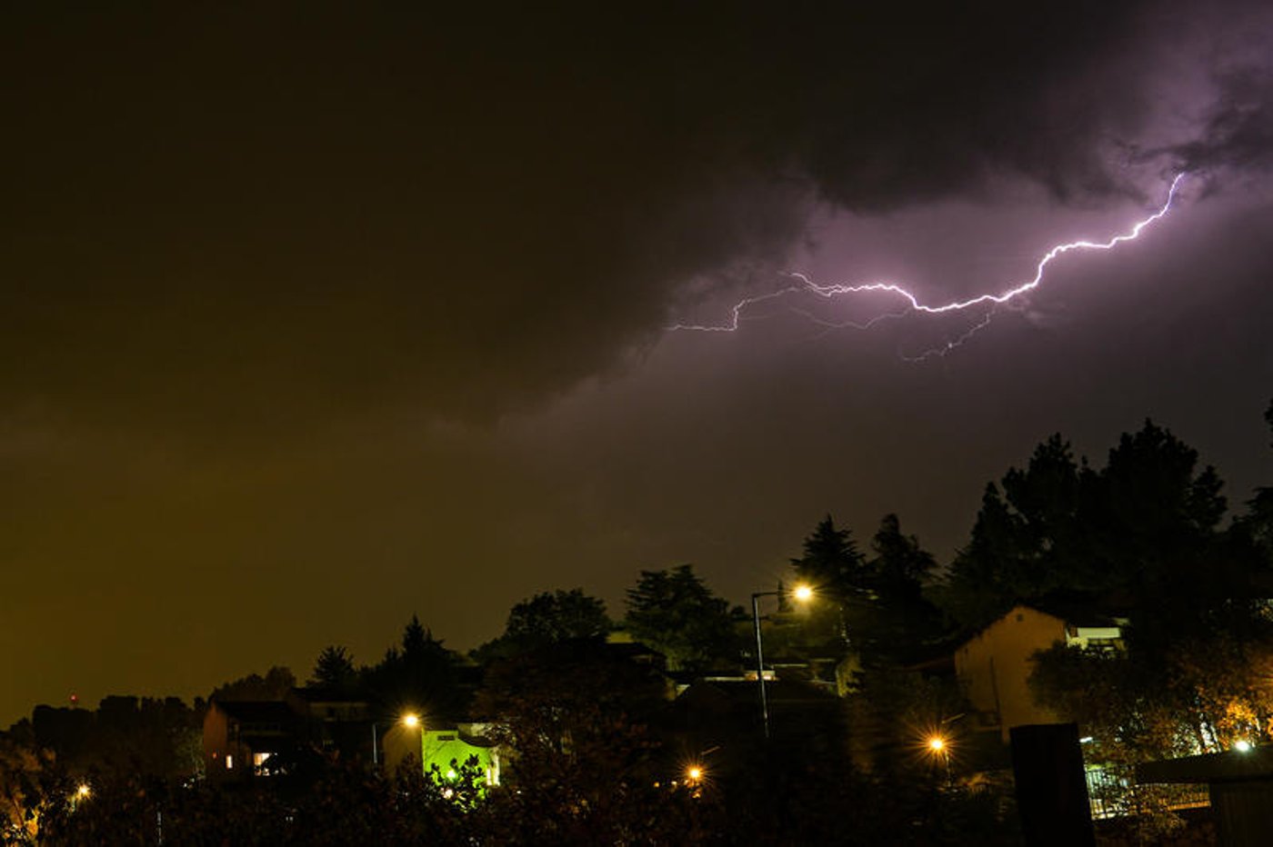 סערת הברקים הלילה בשמי הגליל העליון
