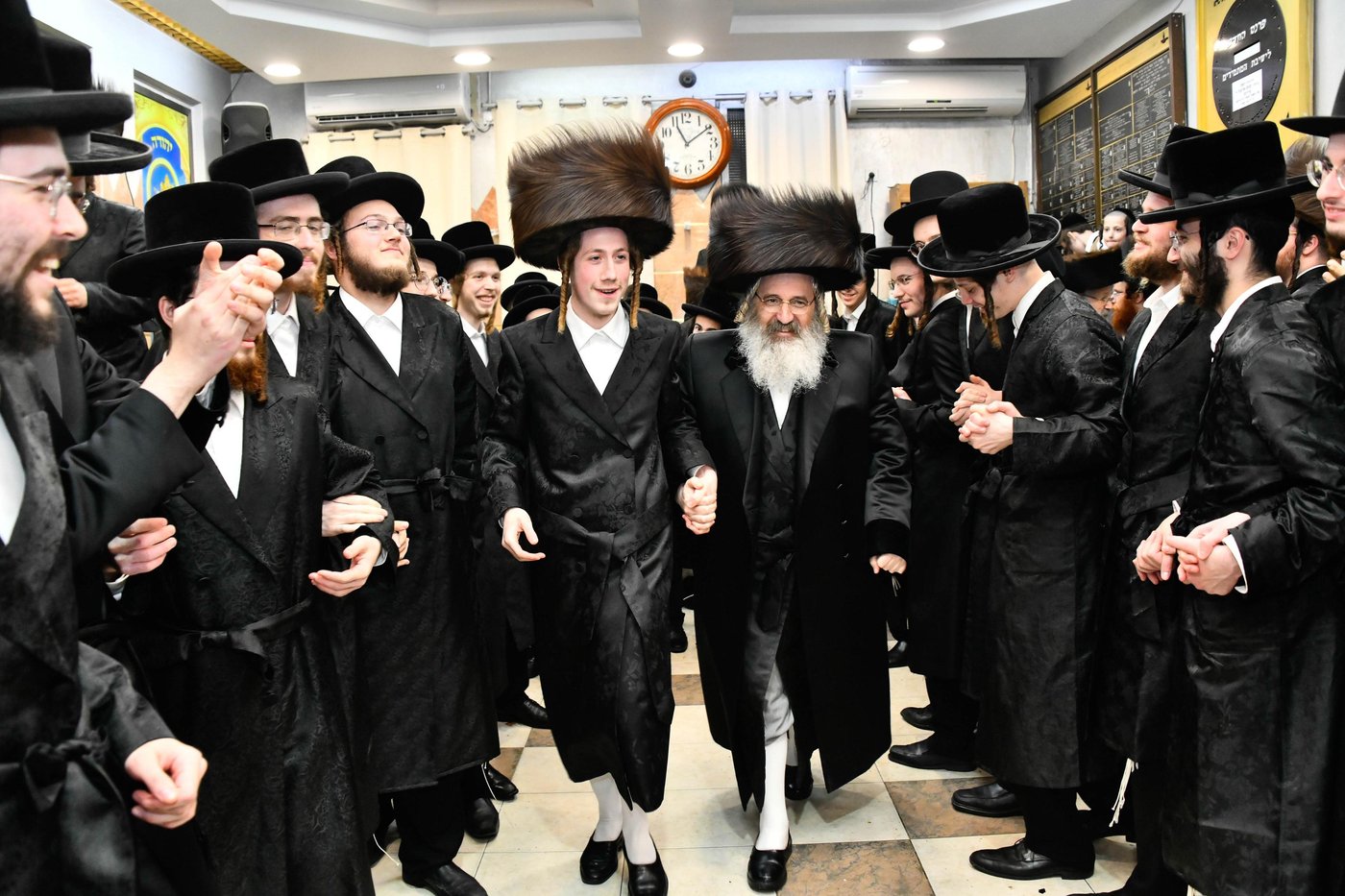 שמחת הפארשפיל בחצה"ק נאראל