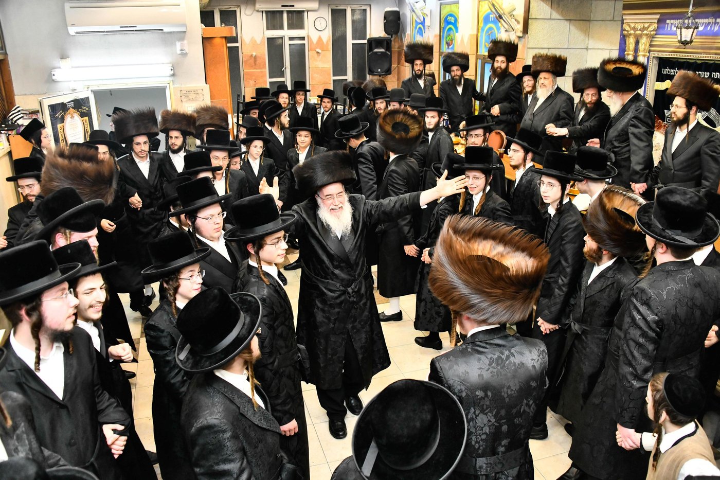 שמחת הפארשפיל בחצה"ק נאראל