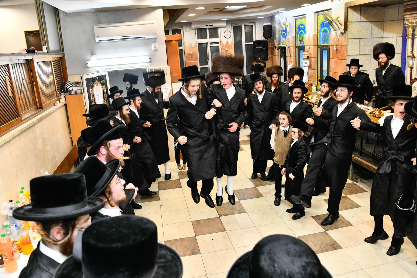 שמחת הפארשפיל בחצה"ק נאראל