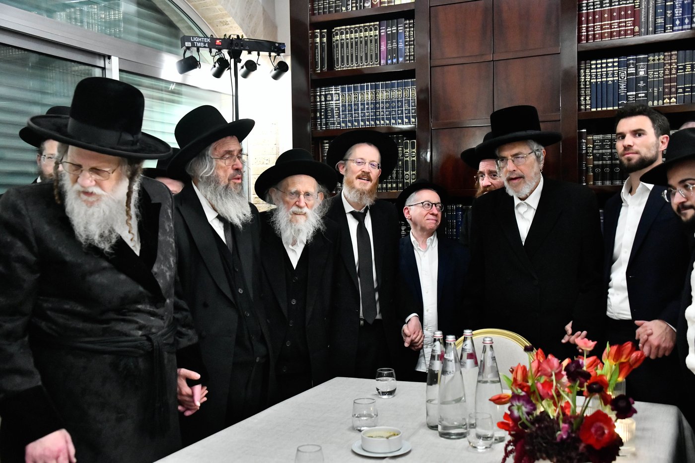 כינוס גדולי ישראל לטובת קרן הצלת עולם התורה בארה"ק