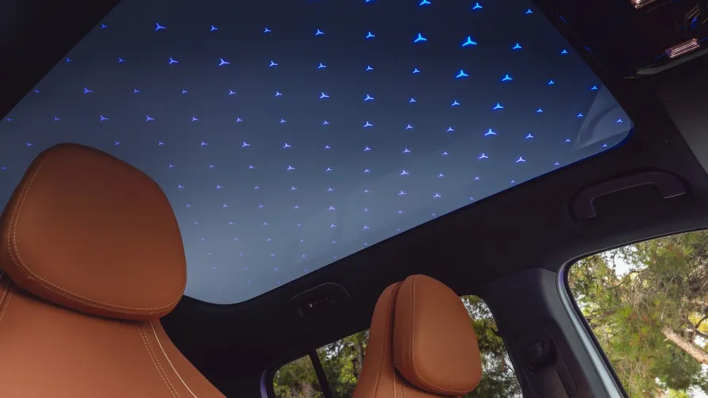 גג ההופך לכהה בלחיצת כפתור