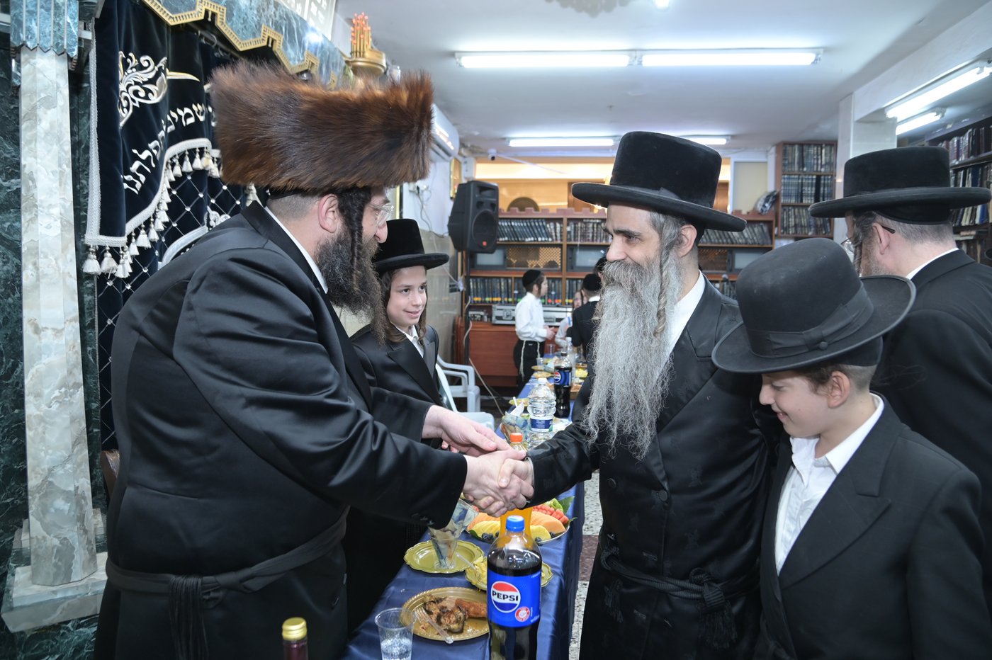 שמחת בר המצווה לבן אב"ד מאקאווא בני ברק