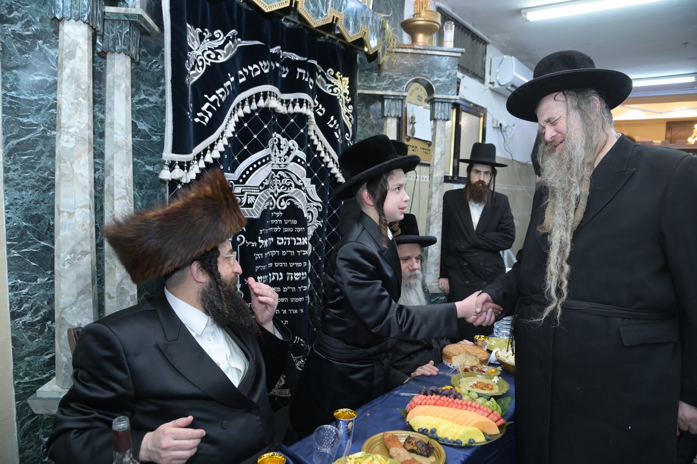 שמחת בר המצווה לבן אב"ד מאקאווא בני ברק