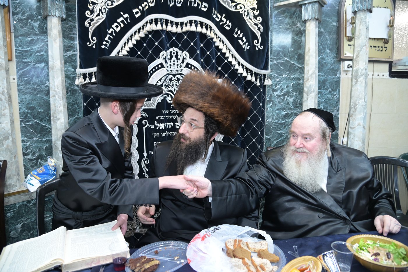 שמחת בר המצווה לבן אב"ד מאקאווא בני ברק