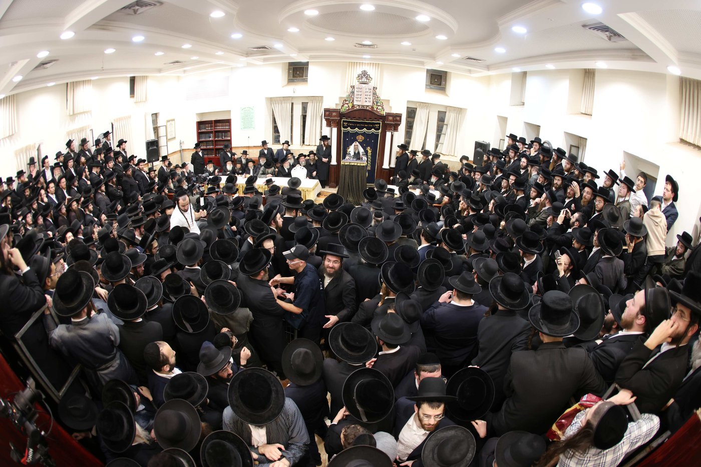 האדמו"ר מסאטמר בביקור בכולל "שומרי החומות" בירושלים