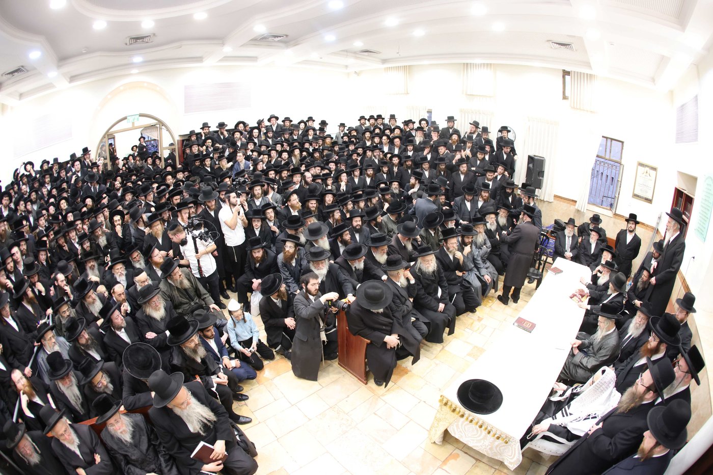 האדמו"ר מסאטמר בביקור בכולל "שומרי החומות" בירושלים