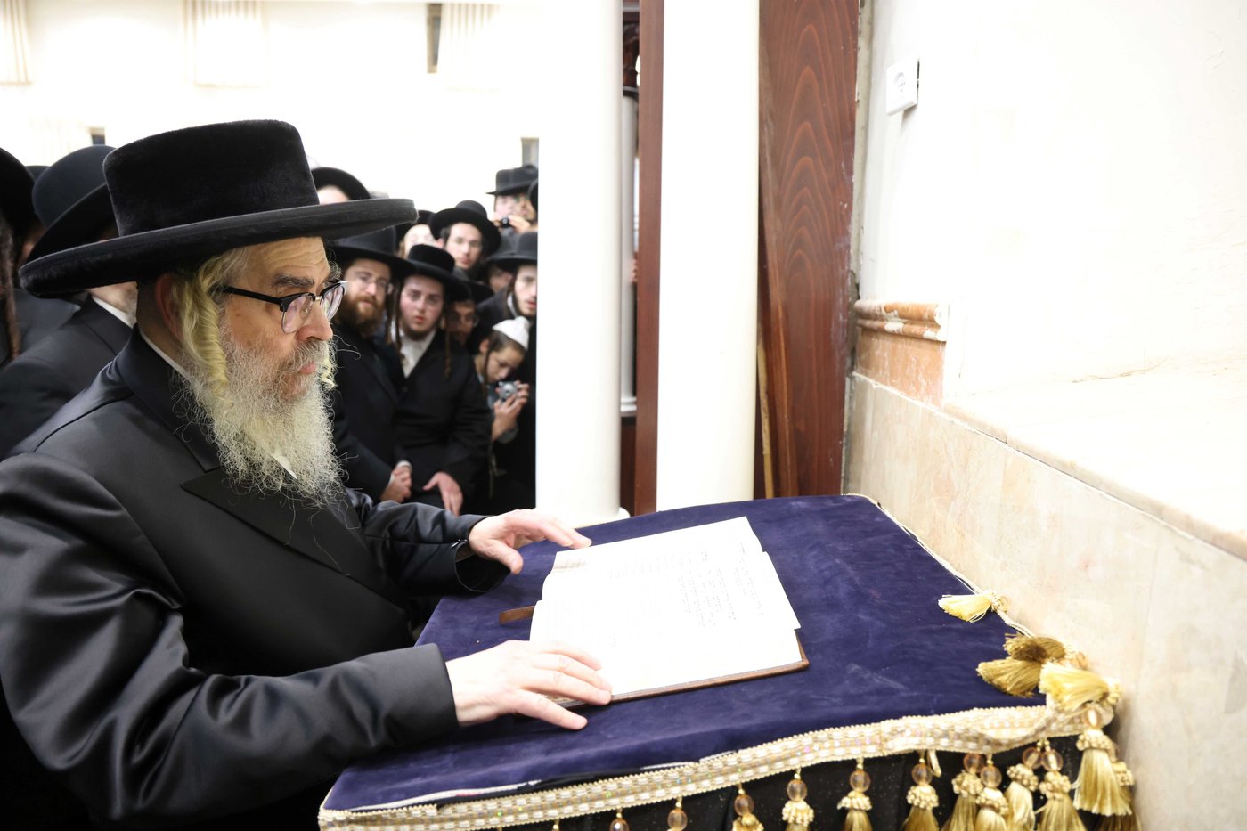 האדמו"ר מסאטמר בביקור בכולל "שומרי החומות" בירושלים