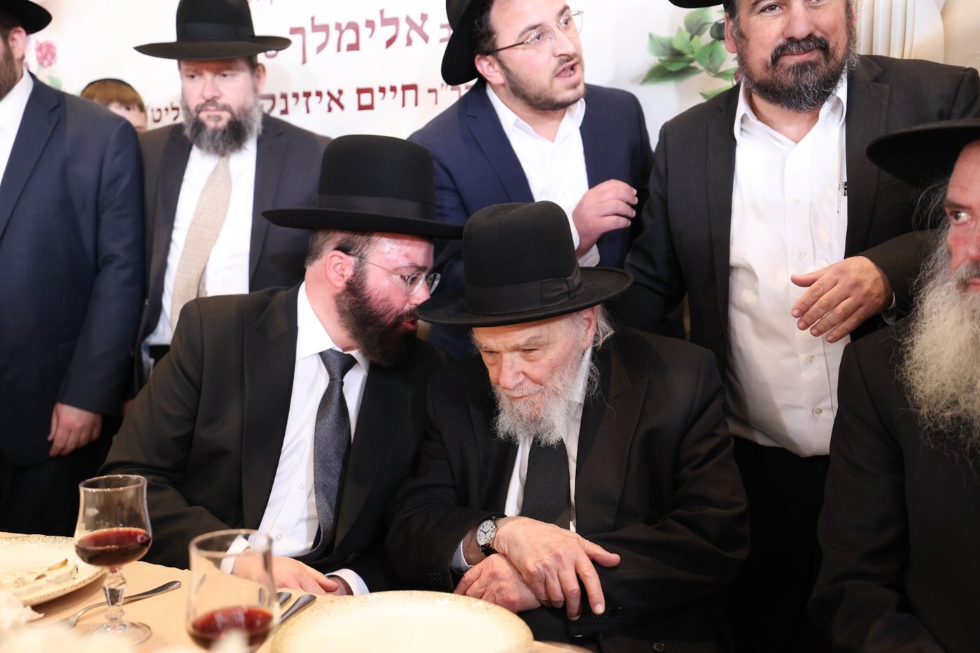 שמחת נישואי בן הגאון רבי יחזקאל אתרוג 