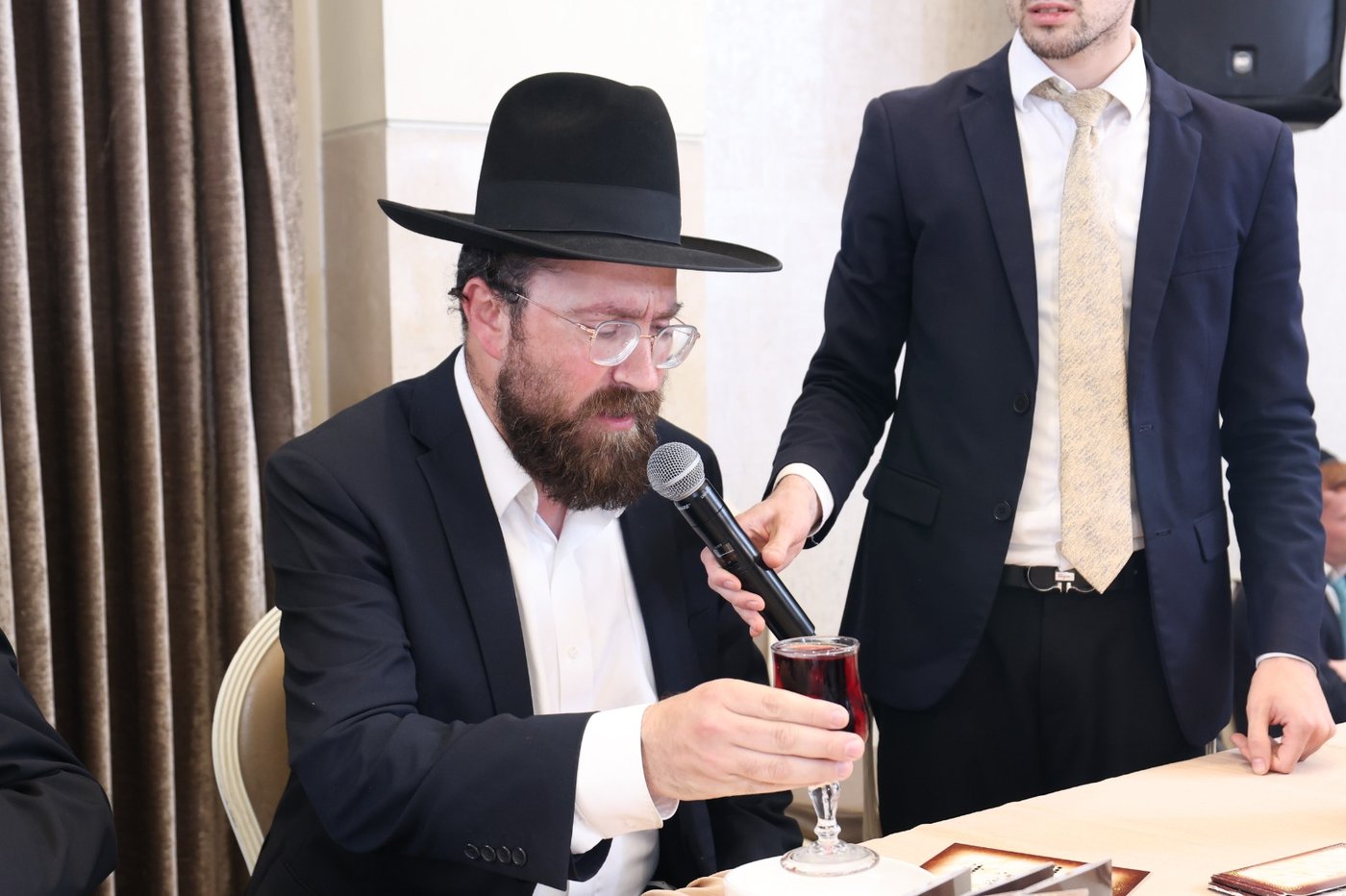 שמחת נישואי בן הגאון רבי יחזקאל אתרוג 