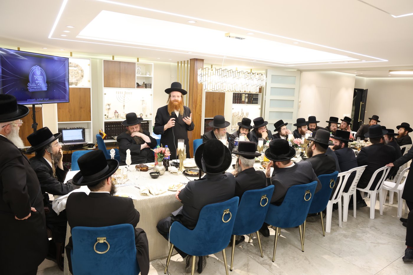 דינר בזוועהיל 