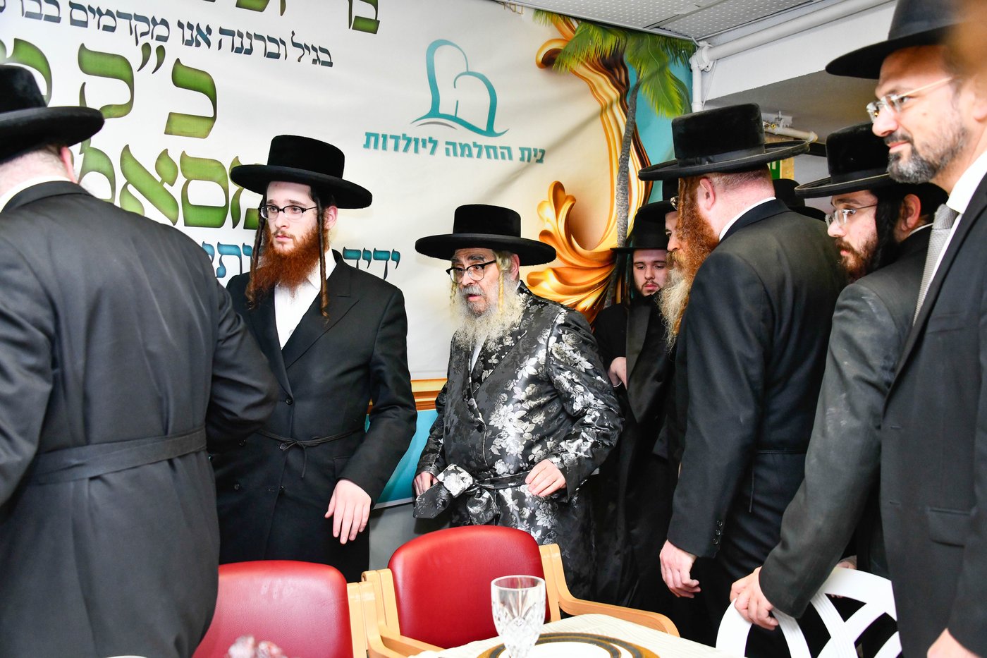 האדמו"ר מסאטמר במעמד יציקת היסודות בטלזסטון