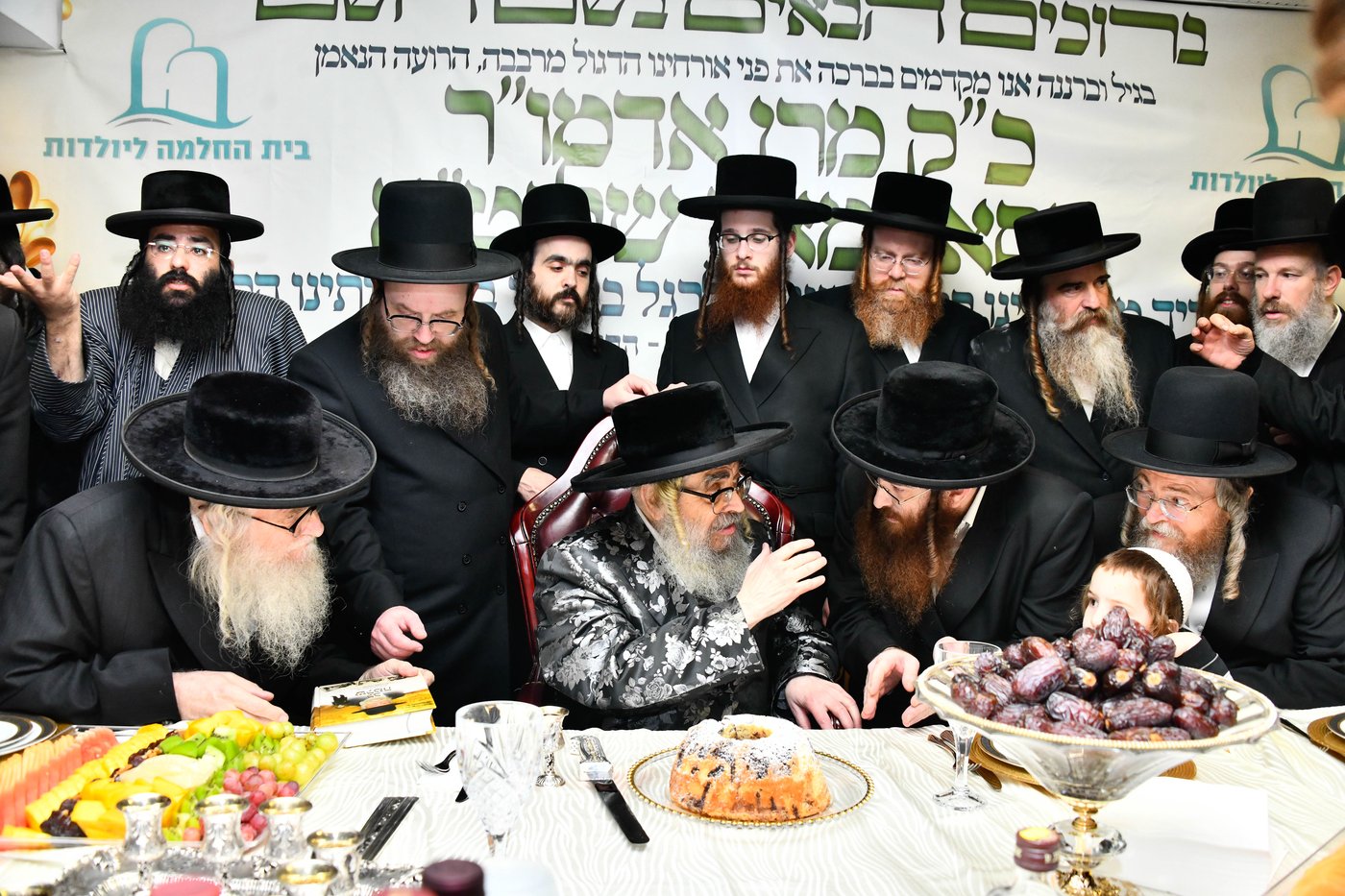 האדמו"ר מסאטמר במעמד יציקת היסודות בטלזסטון