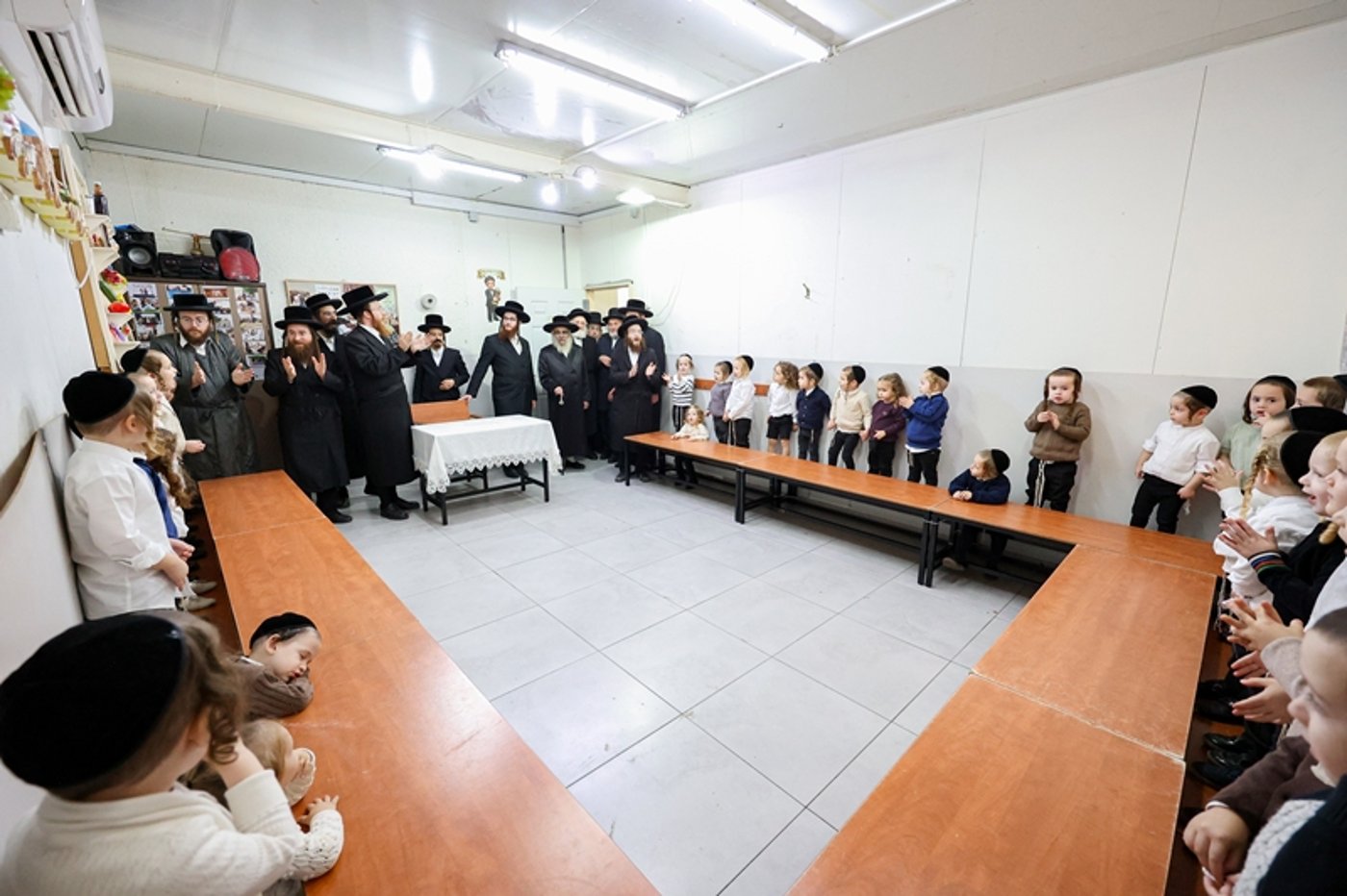 האדמו"ר מסאטמר בביקור בת"ת בבית שמש