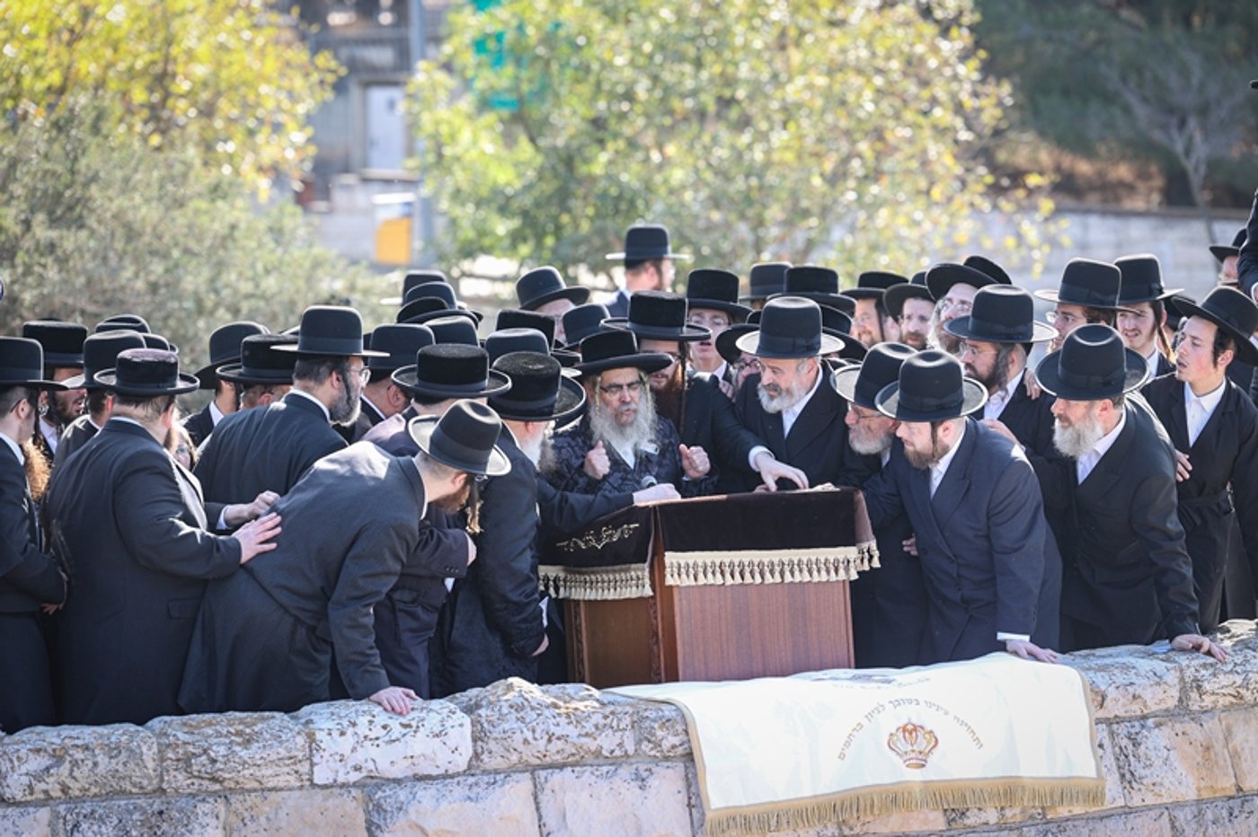 האדמו"ר מסאטמר בתפילה בהר הצופים