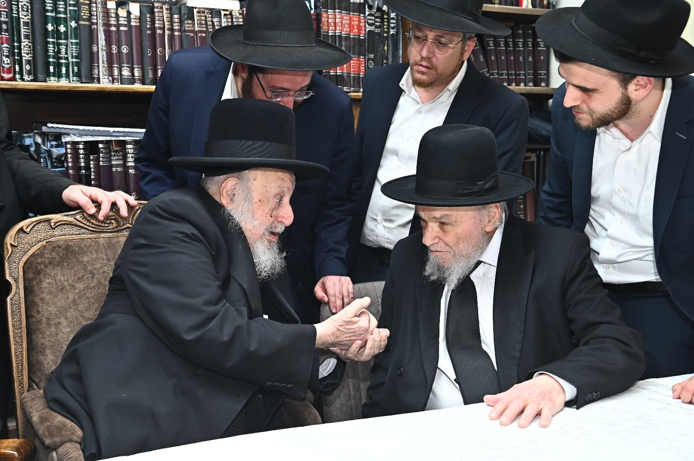 גדולי ישראל ביום חמישי האחרון במעונו של הגרב"ד פוברסקי