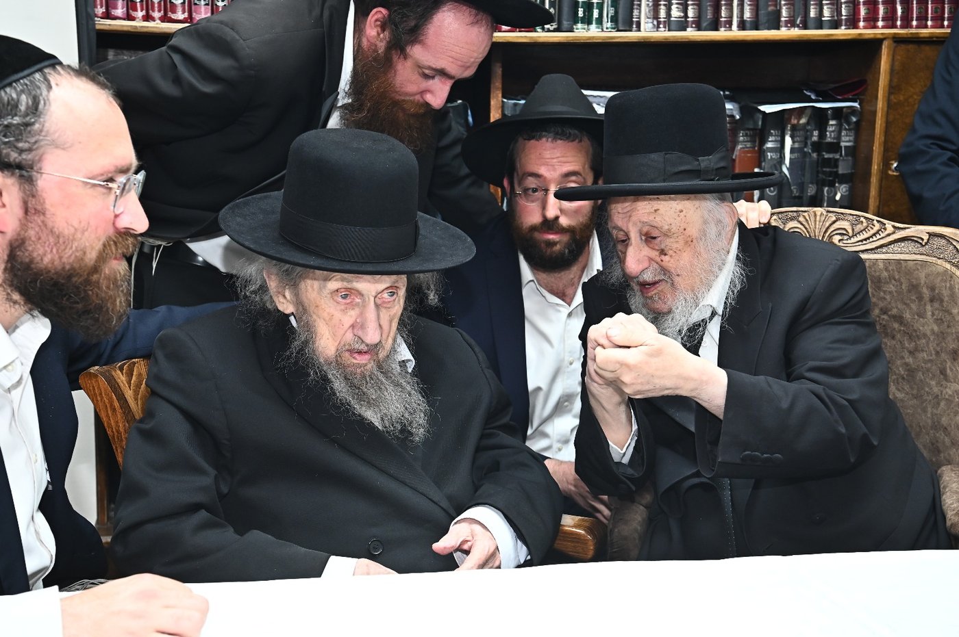 גדולי ישראל ביום חמישי האחרון במעונו של הגרב"ד פוברסקי