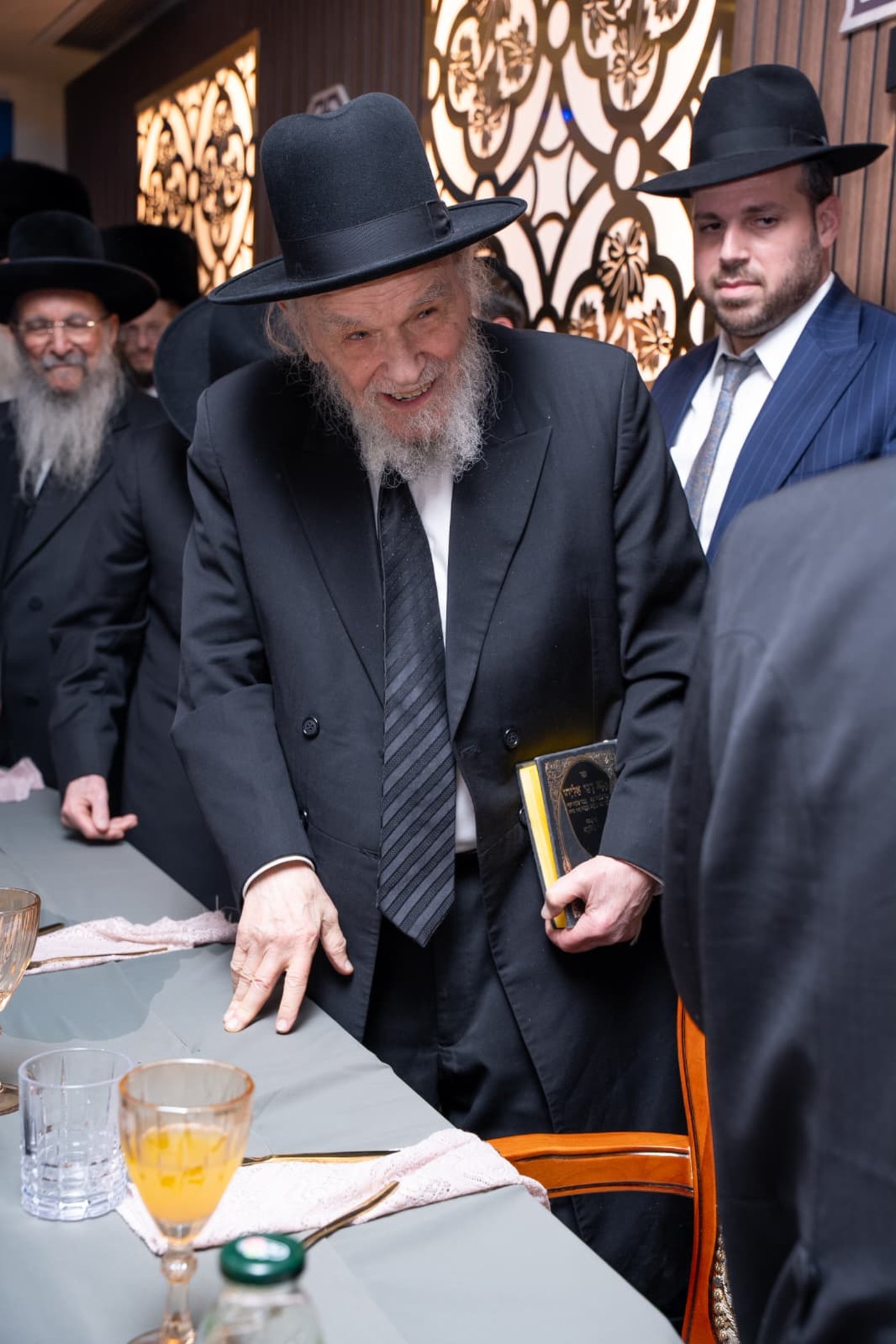 גדולי ישראל בכינוס בקריית ספר