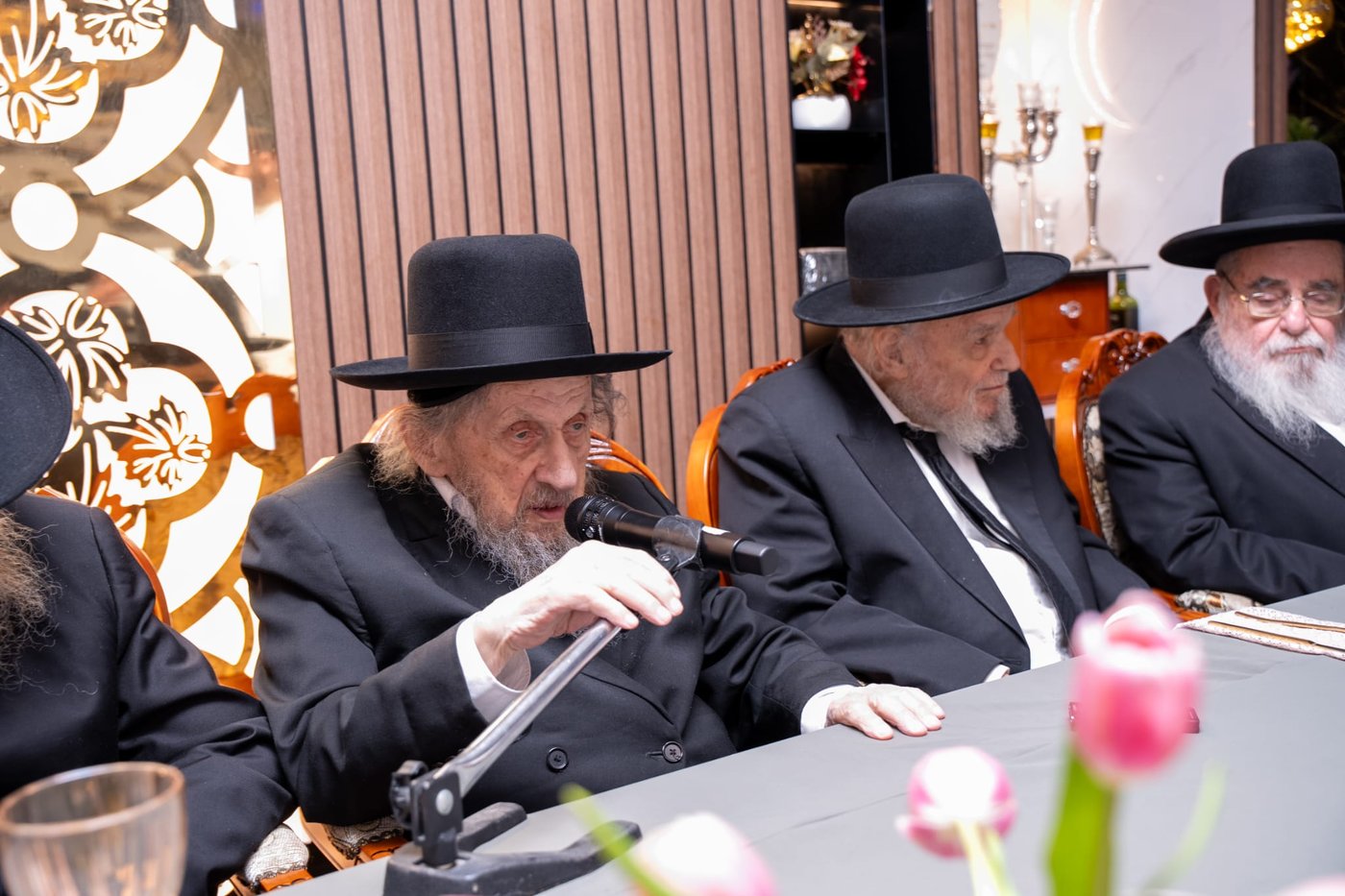 גדולי ישראל בכינוס בקריית ספר