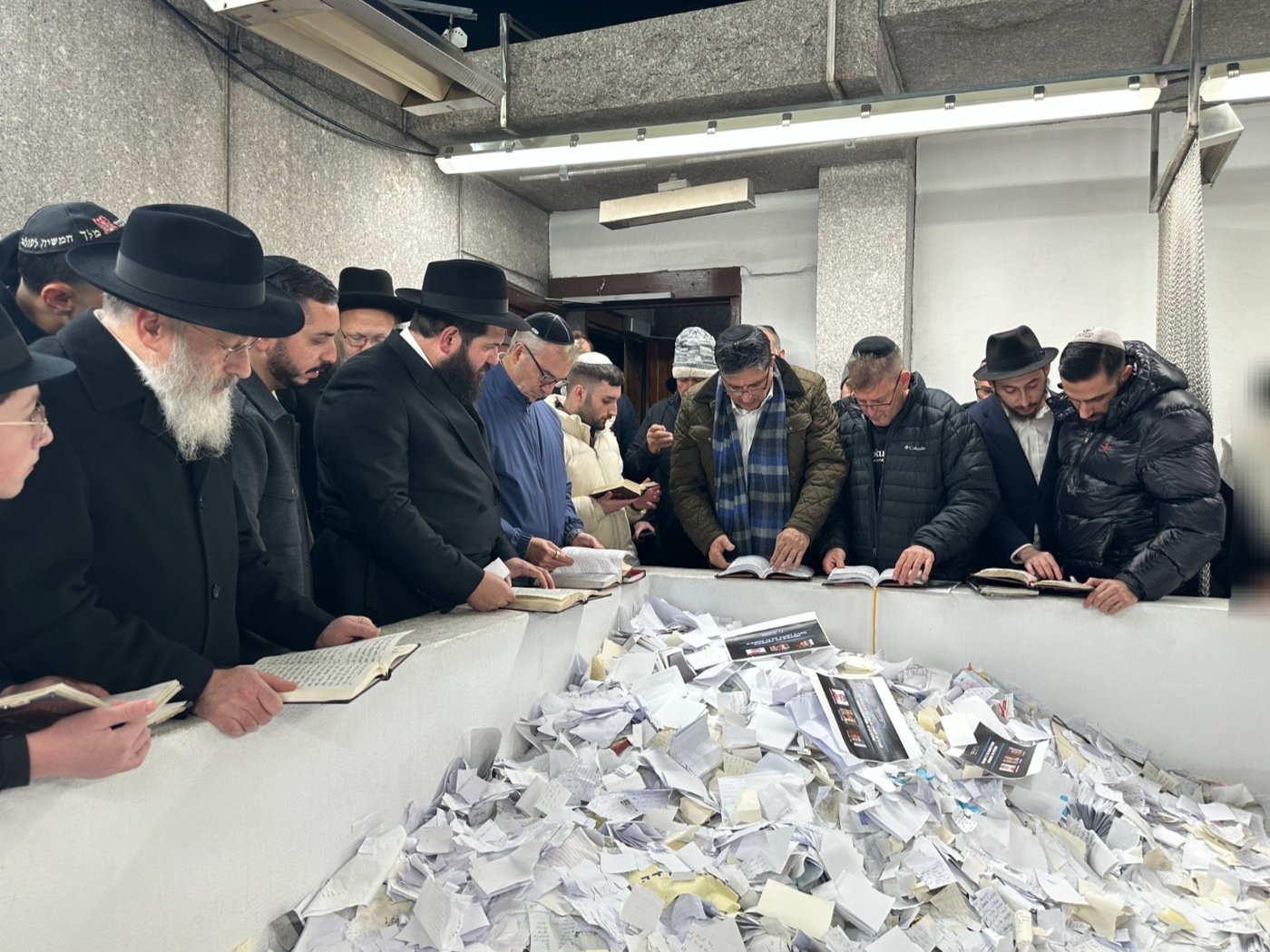 "זה כל כך מיוחד": ארבעת ניצולי השבי סגרו מעגל בתפילה מרגשת