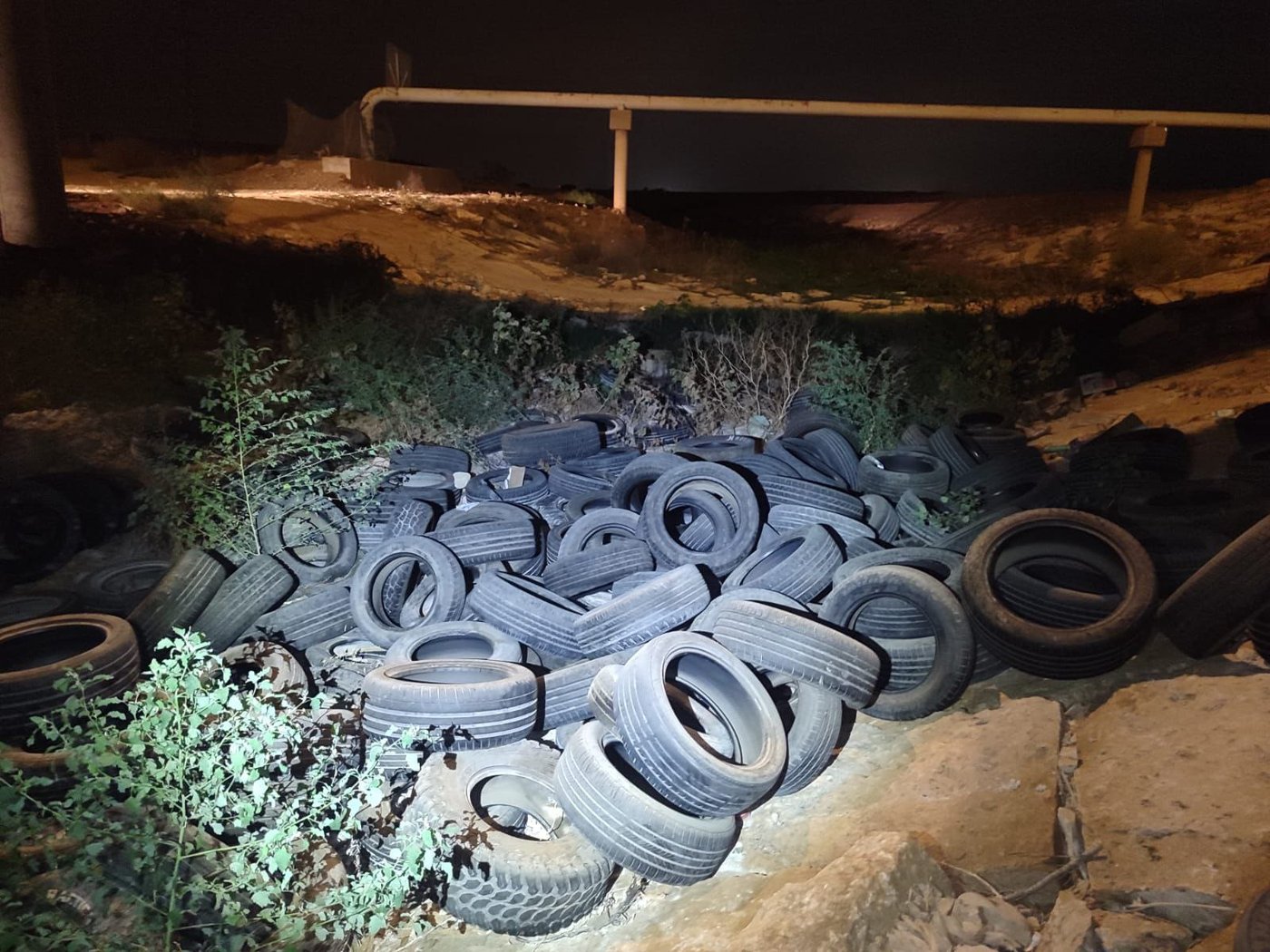 מצבור הצמיגים שנתפס