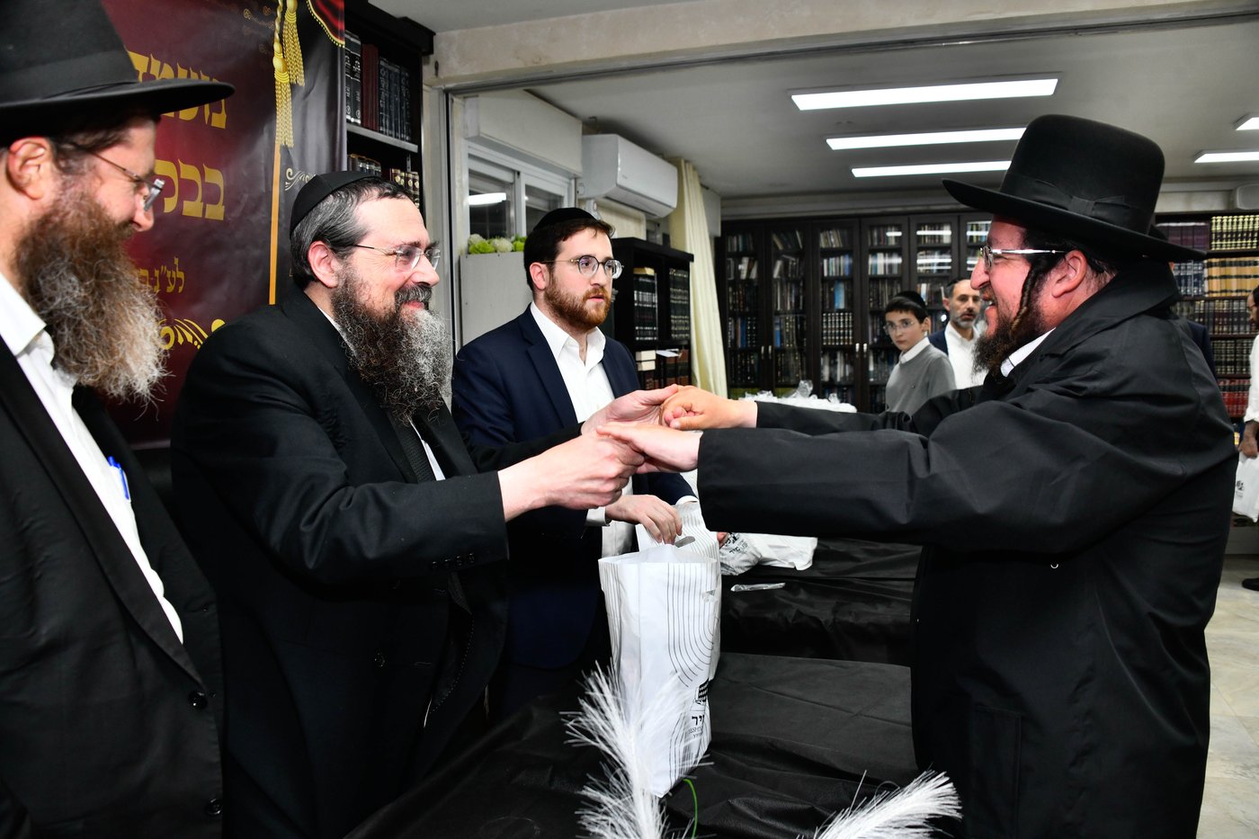 סיום הש"ס בישיבת מיר