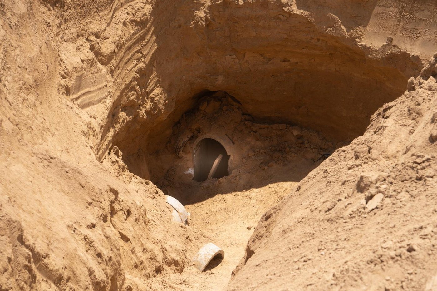 חילוץ גופות חטופים ממנהרת הטרור בעזה