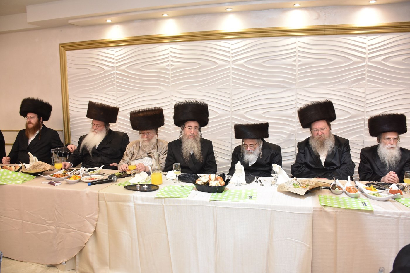 סעודת הילולא ודינר ב'פנים מאירות' - להורות נתן