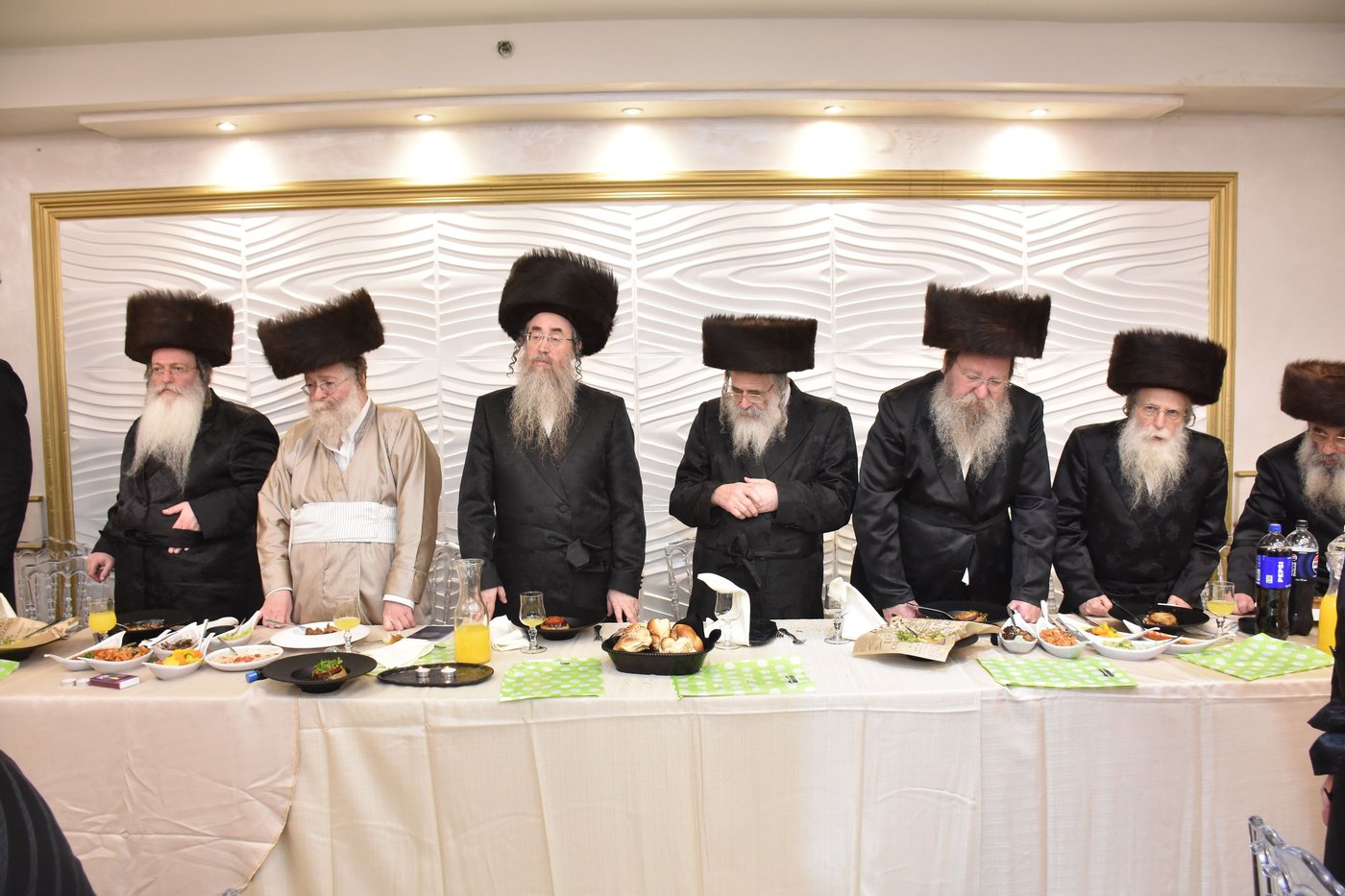 סעודת הילולא ודינר ב'פנים מאירות' - להורות נתן