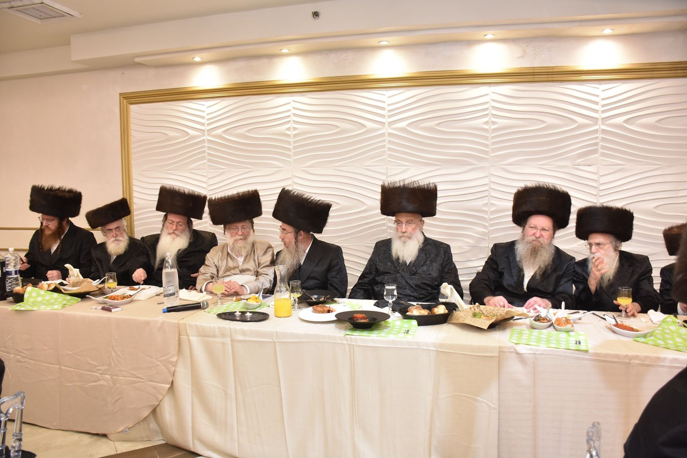 סעודת הילולא ודינר ב'פנים מאירות' - להורות נתן