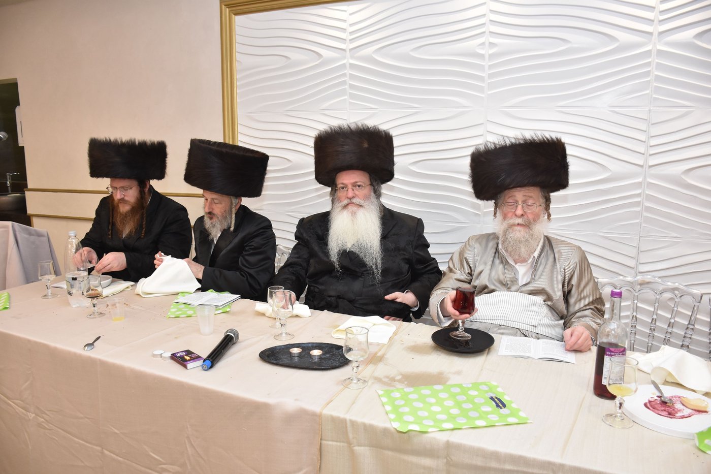 סעודת הילולא ודינר ב'פנים מאירות' - להורות נתן