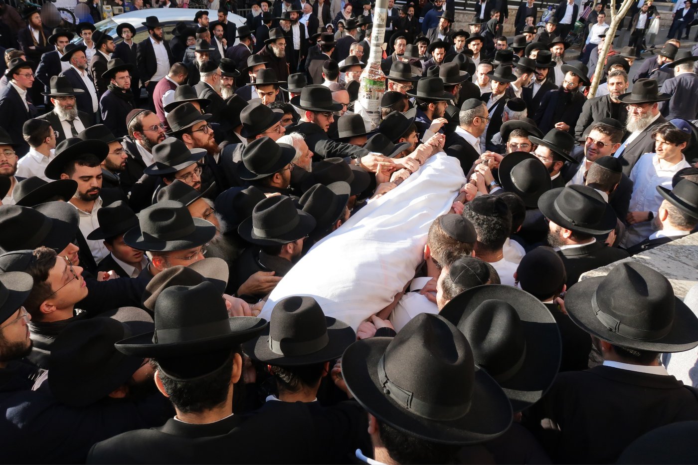 מסע הלווית הגה"צ רבי משה חיים אריה זצ"ל