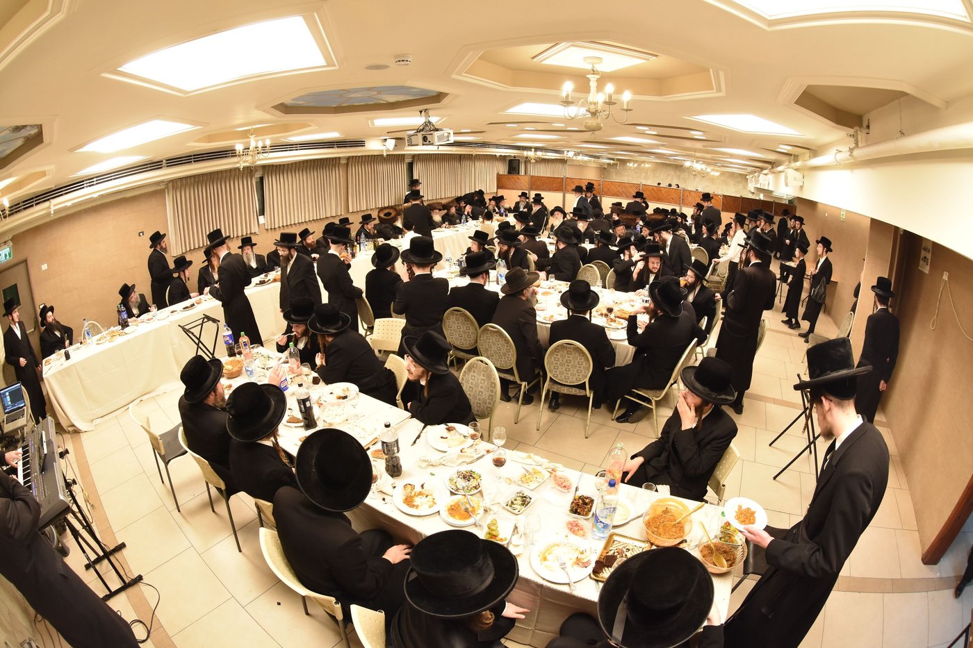 שמחת בית מכנובקא בעלזא - שאץ