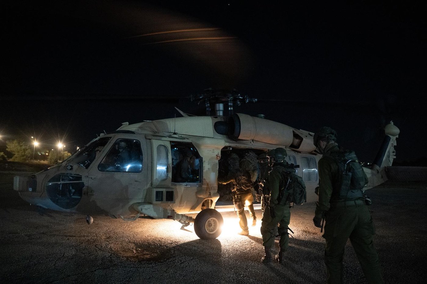 פעילות כוחות מחטיבת עציון בשיתוף חיל האוויר בכפר צוריף