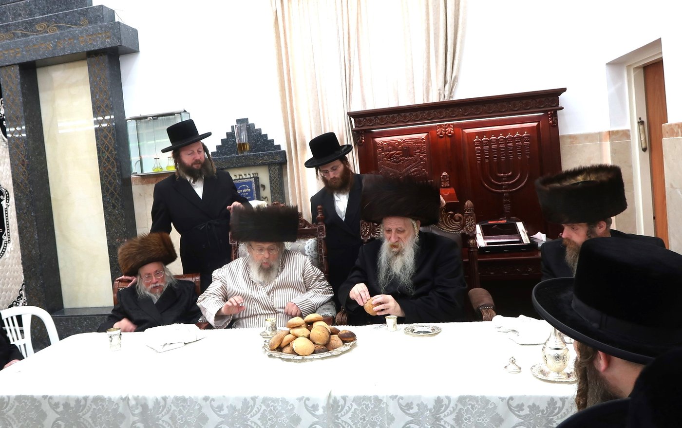 שמחת הברית בחצרות טשארנאביל - פינסק קרלין - טאלטשווא