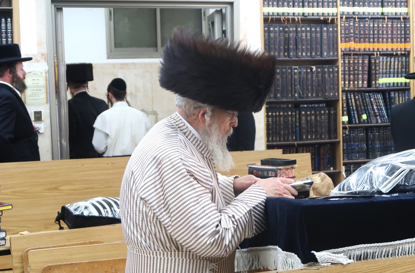 שמחת הברית בחצרות טשארנאביל - פינסק קרלין - טאלטשווא