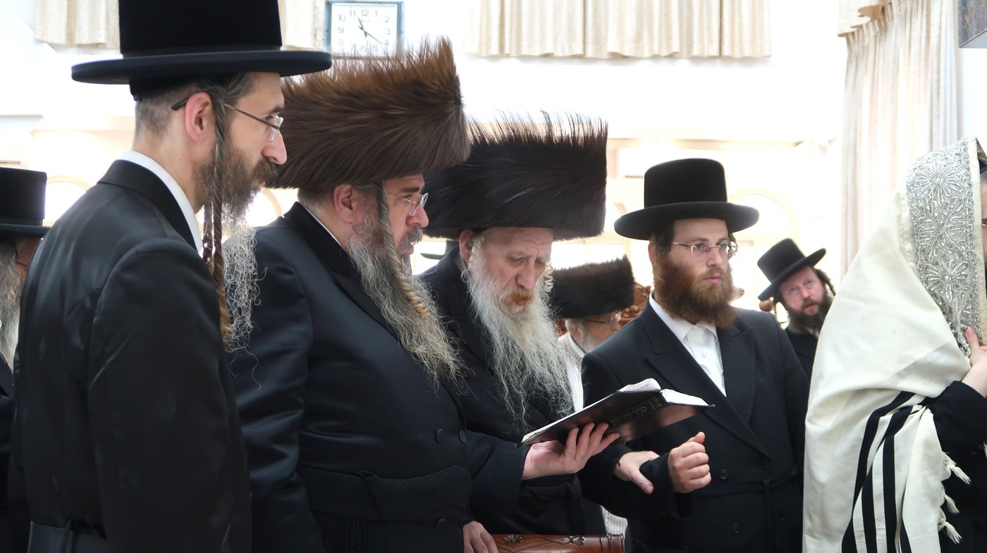 שמחת הברית בחצרות טשארנאביל - פינסק קרלין - טאלטשווא